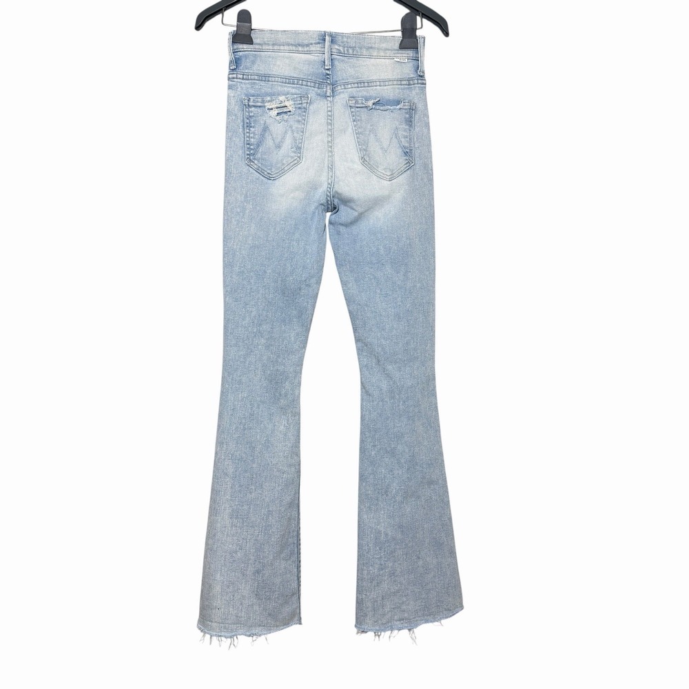Mother Weekender Fray Action Shot Flare Jeans 24 Light Wash Distressed Raw Hem - Picture 5 of 16